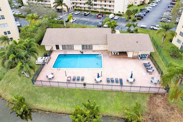 431 SE 3rd Street 402, Dania Beach, FL 33004