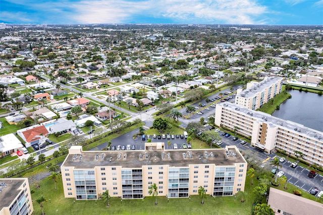 431 SE 3rd Street 402, Dania Beach, FL 33004