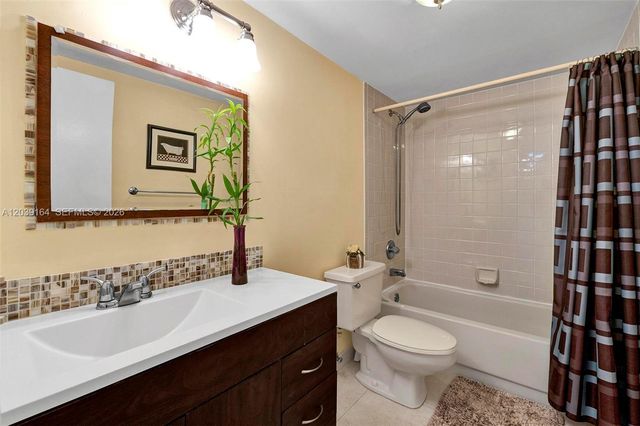 431 SE 3rd Street 402, Dania Beach, FL 33004