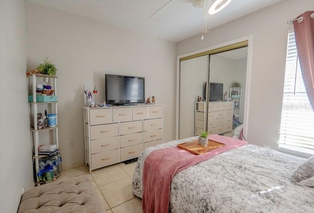 32 SILVER OAK CIRCLE, Kissimmee, FL 34743