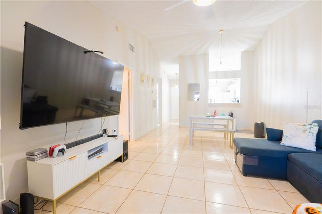 32 SILVER OAK CIRCLE, Kissimmee, FL 34743