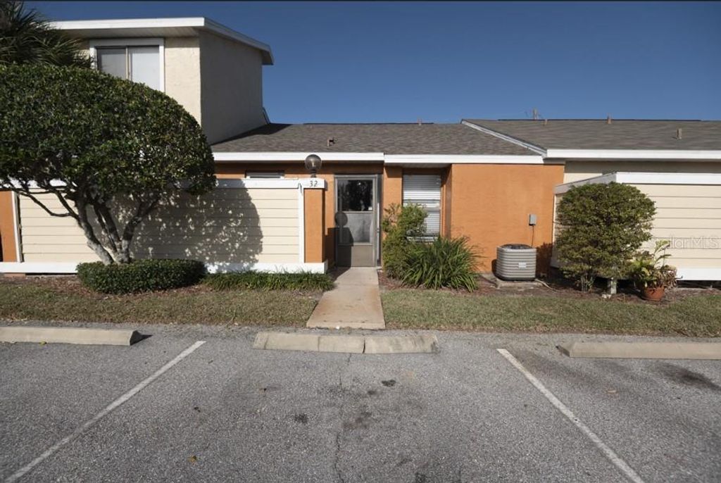 32 SILVER OAK CIRCLE, Kissimmee, FL 34743