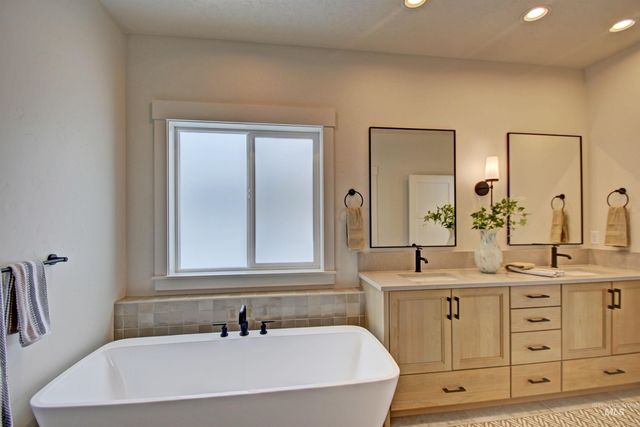 365 S Strut Way, Boise, ID 83716