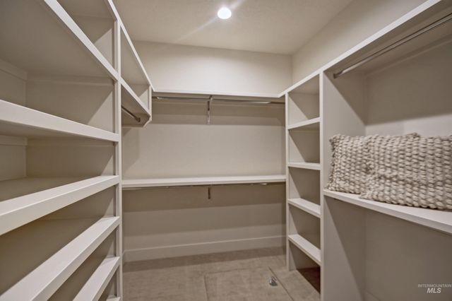 365 S Strut Way, Boise, ID 83716