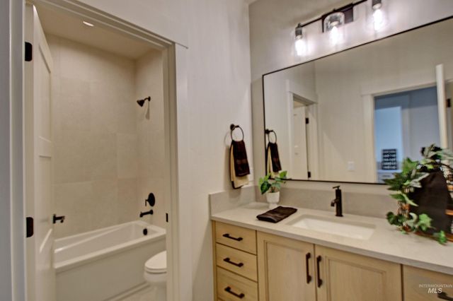 365 S Strut Way, Boise, ID 83716