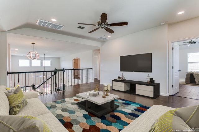 7823 Bluebird Haven, Selma, TX 78154
