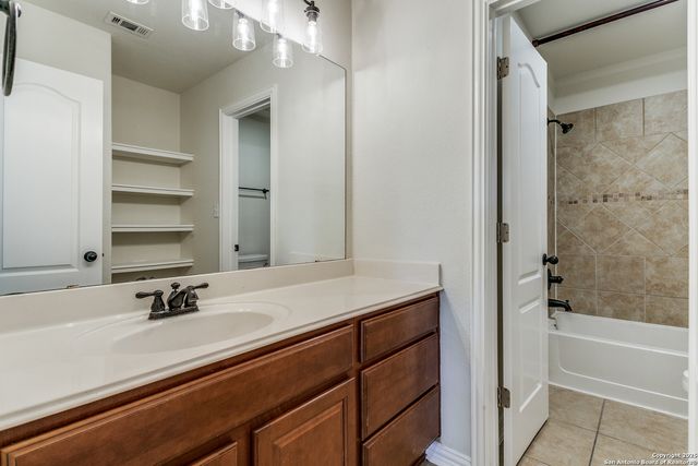 7823 Bluebird Haven, Selma, TX 78154