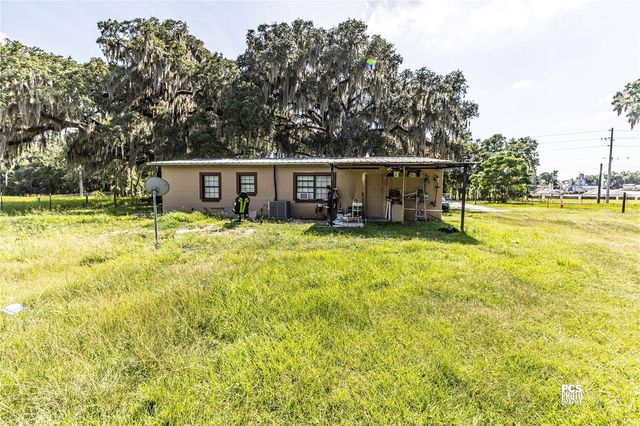 7301 NW GAINESVILLE ROAD, Ocala, FL 34475