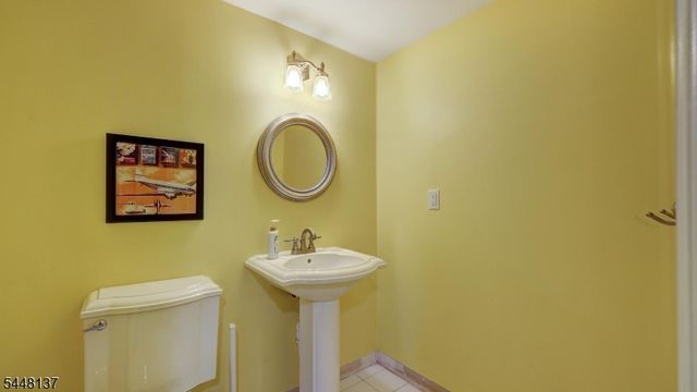 614 Fairway Rd, Linden City, NJ 07036