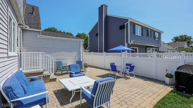 614 Fairway Rd, Linden City, NJ 07036
