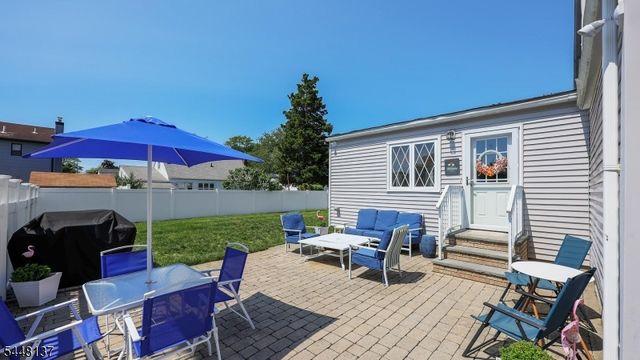 614 Fairway Rd, Linden City, NJ 07036