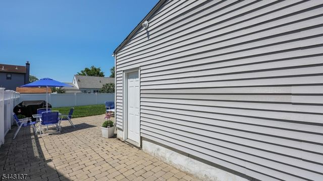 614 Fairway Rd, Linden City, NJ 07036