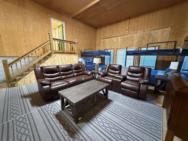 185 HOLIDAY HILLS RD, Counce, TN 38326