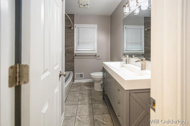 4366 Oriole Avenue SW, Wyoming, MI 49509