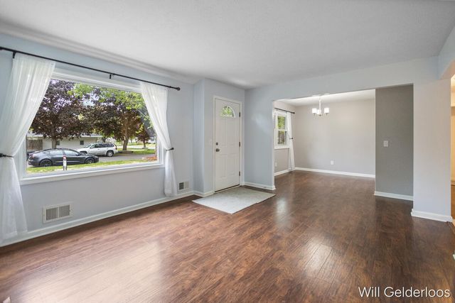 4366 Oriole Avenue SW, Wyoming, MI 49509