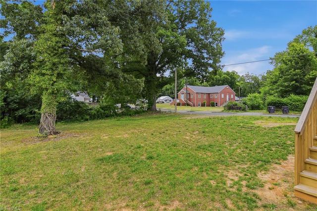 1929 S Martin Luther King Jr Drive, Winston-salem, NC 27107