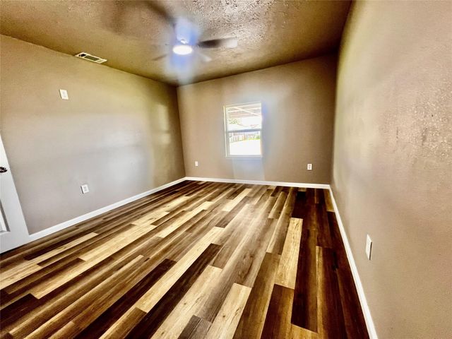 2307 Windsor Lane, Pasadena, TX 77506
