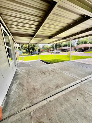 2307 Windsor Lane, Pasadena, TX 77506