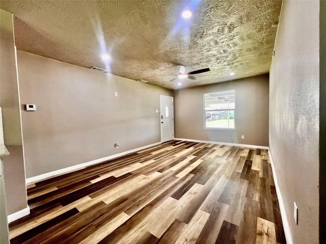 2307 Windsor Lane, Pasadena, TX 77506