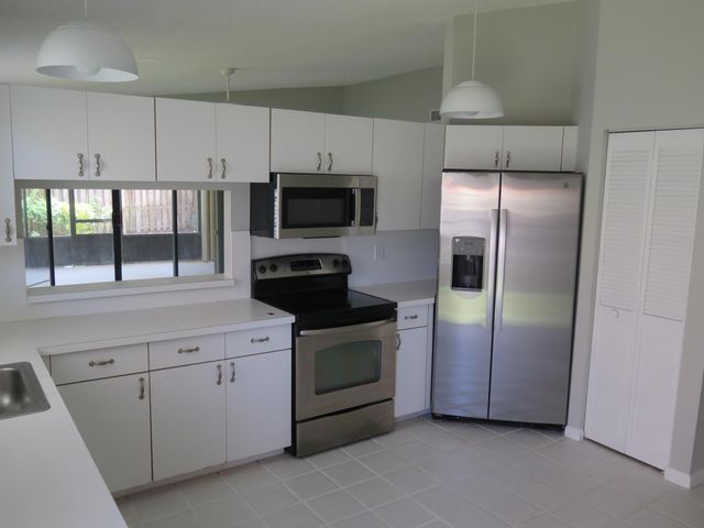 2668 La Lique Circle, Palm Beach Gardens, FL 33410