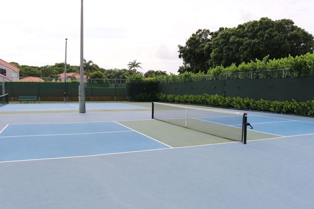 2668 La Lique Circle, Palm Beach Gardens, FL 33410
