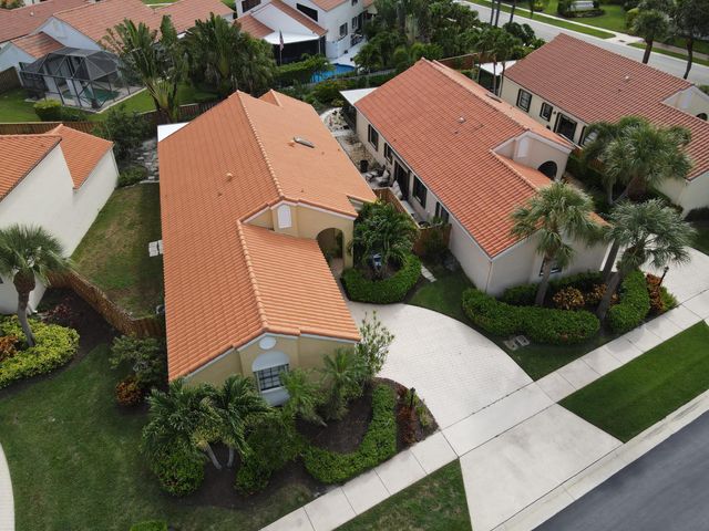 2668 La Lique Circle, Palm Beach Gardens, FL 33410