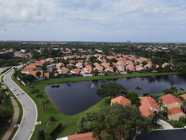 2668 La Lique Circle, Palm Beach Gardens, FL 33410