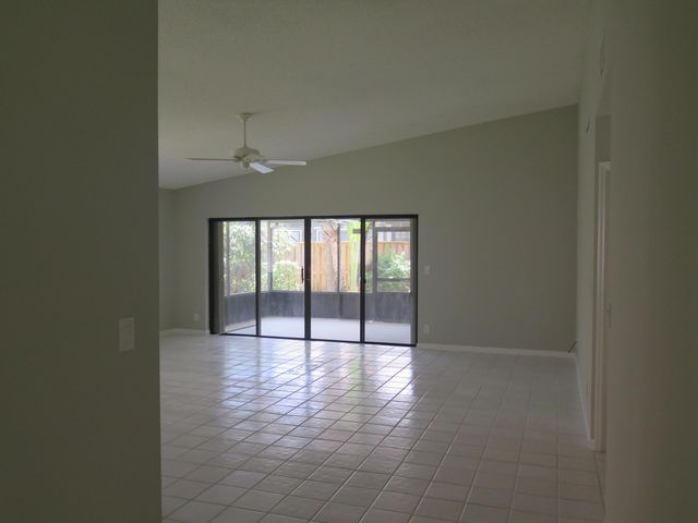 2668 La Lique Circle, Palm Beach Gardens, FL 33410