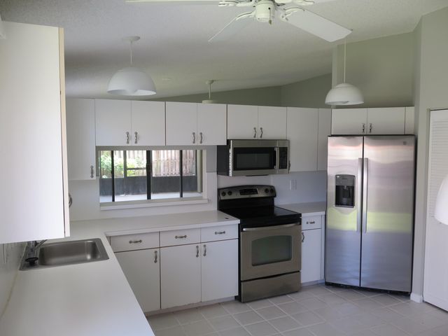 2668 La Lique Circle, Palm Beach Gardens, FL 33410