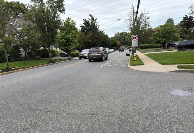 259 Lincoln Avenue, Rockville Centre, NY 11570