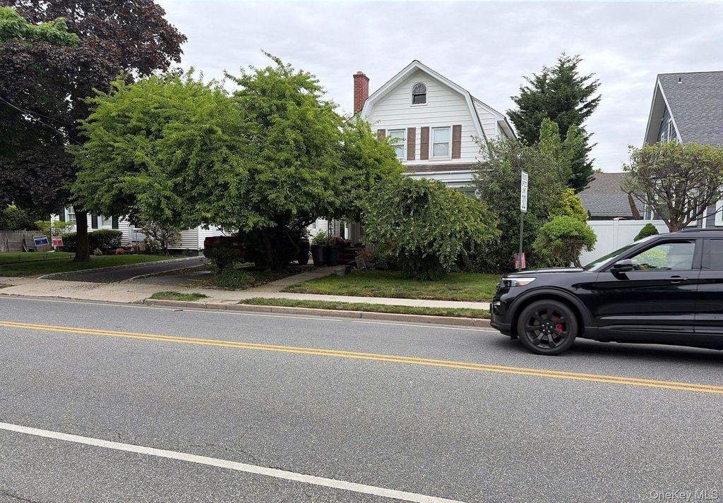 259 Lincoln Avenue, Rockville Centre, NY 11570