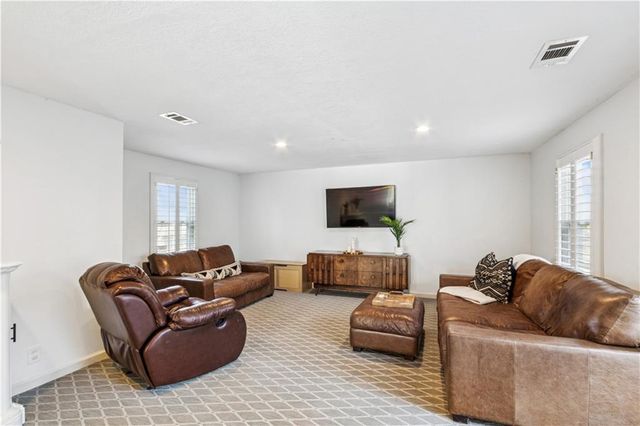 2910 W 73rd Terrace, Prairie Village, KS 66208