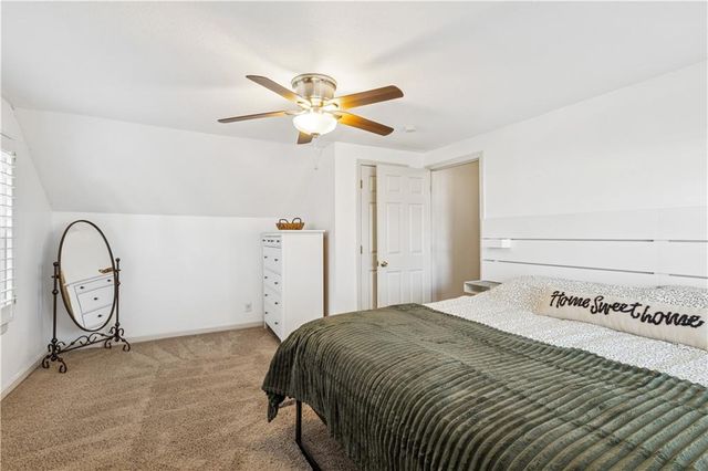 2910 W 73rd Terrace, Prairie Village, KS 66208