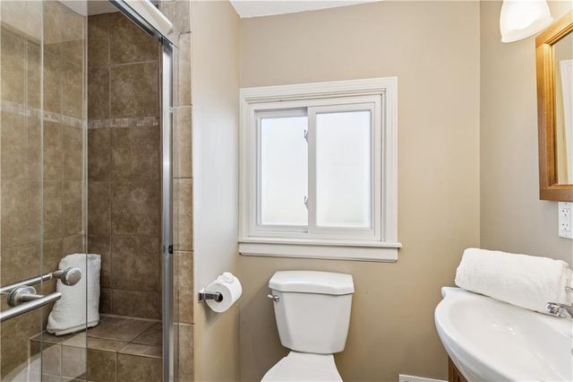 2910 W 73rd Terrace, Prairie Village, KS 66208