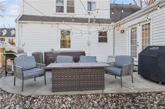 2910 W 73rd Terrace, Prairie Village, KS 66208