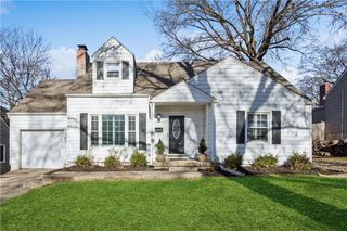 2910 W 73rd Terrace, Prairie Village, KS 66208