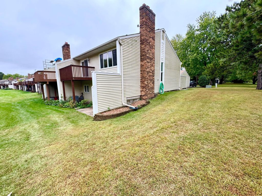 10498 Yorktown Lane N, Maple Grove, MN 55369 — exterior