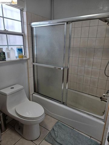 2840 22nd Ave, Oakland, CA 94606