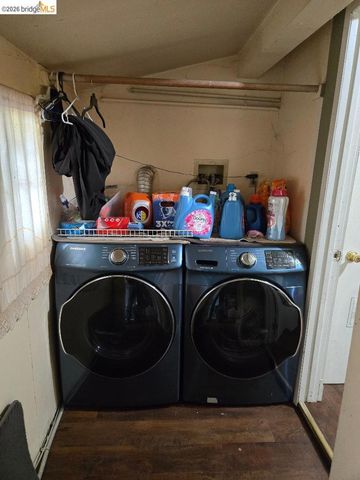 2840 22nd Ave, Oakland, CA 94606