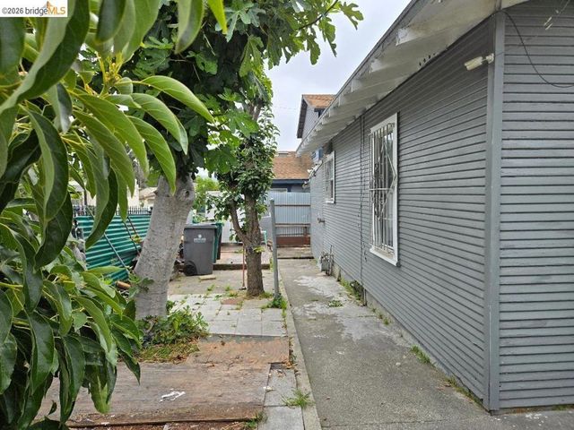 2840 22nd Ave, Oakland, CA 94606