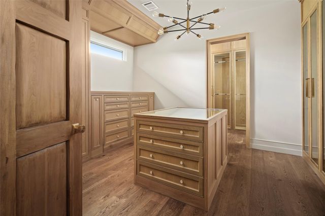 521 Trails End Street, Houston, TX 77024