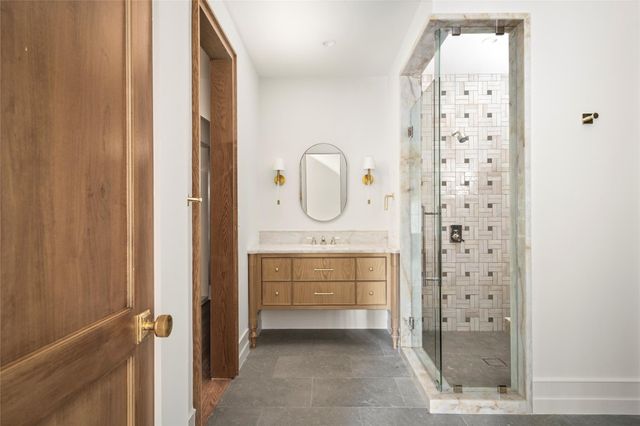 521 Trails End Street, Houston, TX 77024