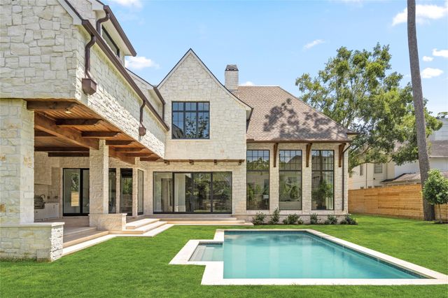 521 Trails End Street, Houston, TX 77024