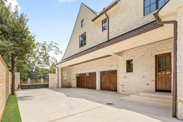 521 Trails End Street, Houston, TX 77024
