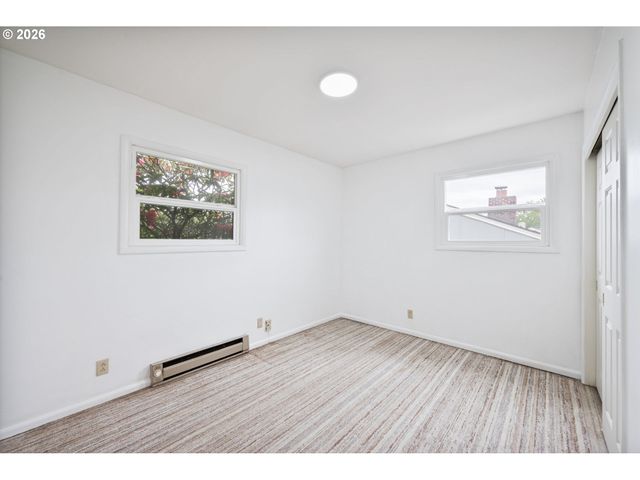 933 S NEVADA Dr, Longview, WA 98632