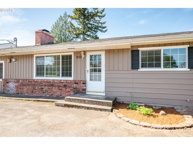 933 S NEVADA Dr, Longview, WA 98632