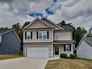 525 Somerset Ln, Clarksville, TN 37042