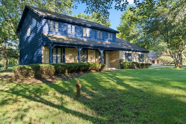 5N400 Fence Rail Court, St. Charles, IL 60175