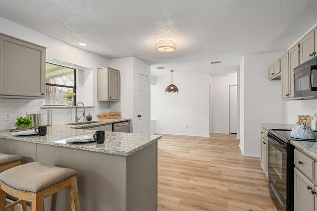 1230 Castleman Drive, Cedar Hill, TX 75104