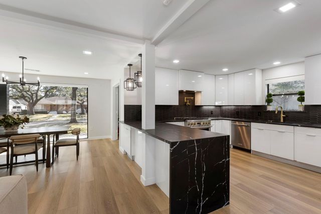 5934 Dumfries Drive, Houston, TX 77096